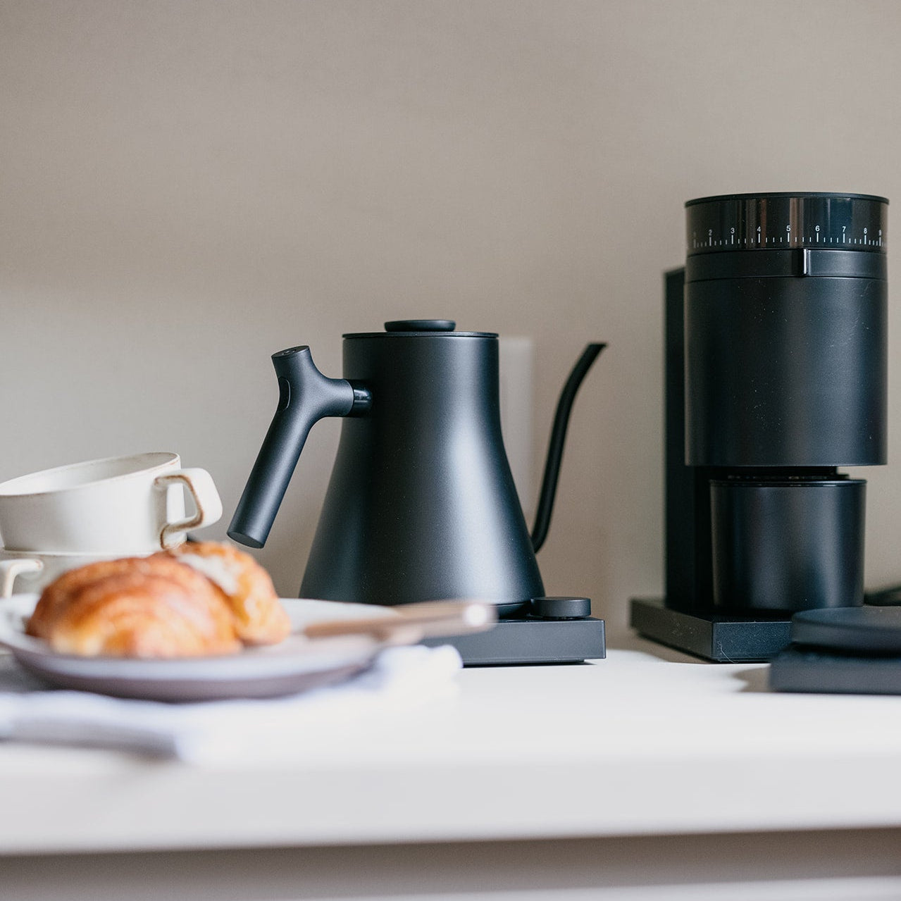 FELLOW Stagg EKG Pro Electric Pour Over Kettle - Matte Black